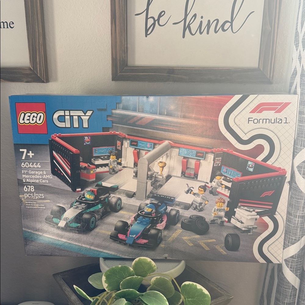 LEGO City F1 Garage & Race Cars Set